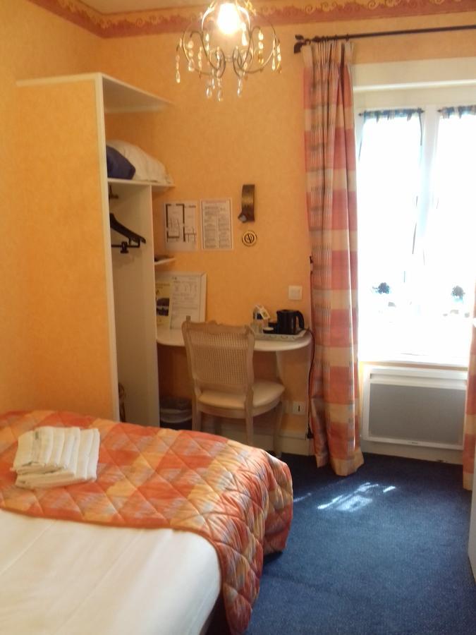 סן-ז'ון-לה-טומה Hotel Des Bains מראה חיצוני תמונה